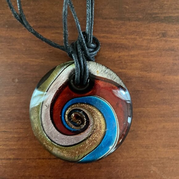 Swirl Glass Pendant. - Picture 1 of 4